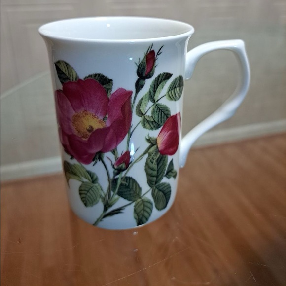 - Brand New Beutiful Multicolor Floral Stechcol Mug . - Picture 1 of 5
